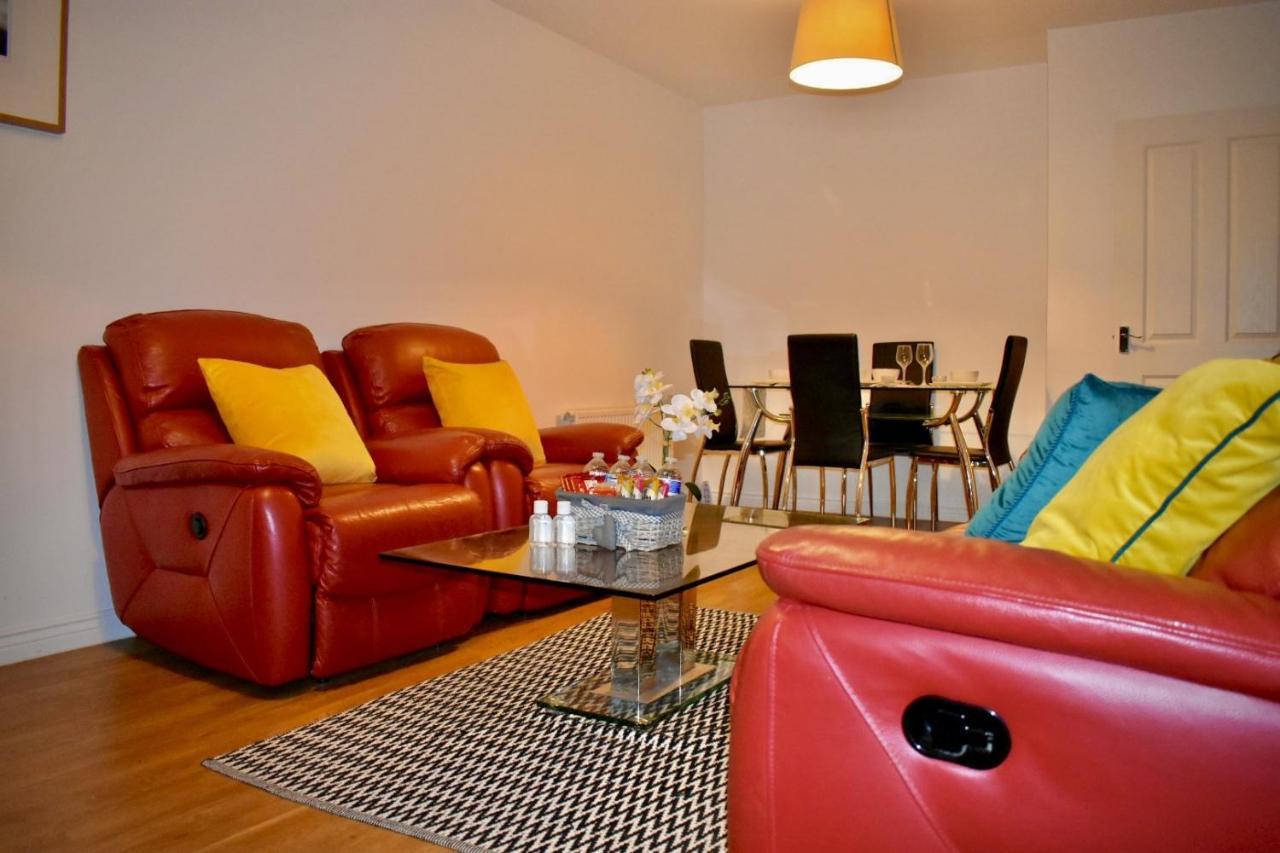 Classy Campbell Park Apartment, Balcony & Free Parking Милтон-Кейнс Экстерьер фото