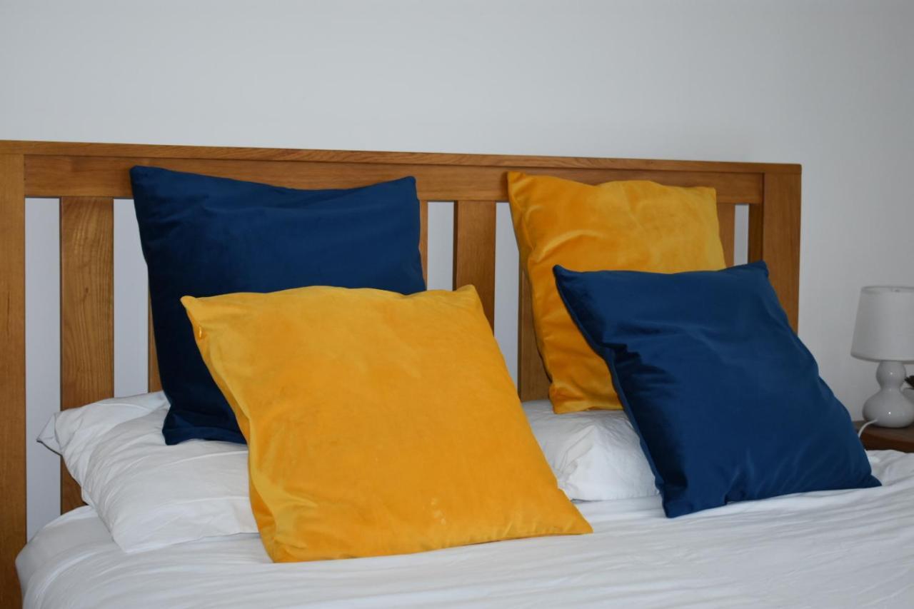 Classy Campbell Park Apartment, Balcony & Free Parking Милтон-Кейнс Экстерьер фото